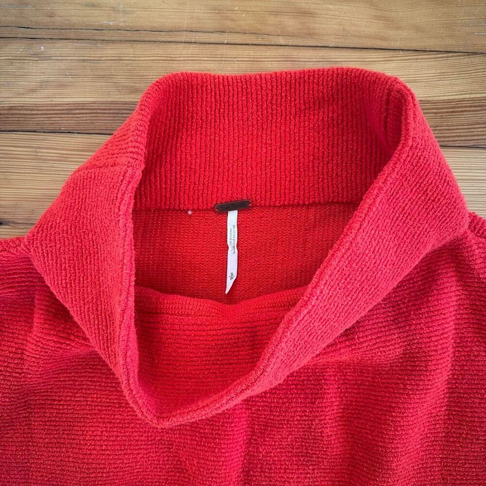 Free People Ottoman Slouchy Mockneck Tunic Sweater in Red Size S - Picture 5 of 7